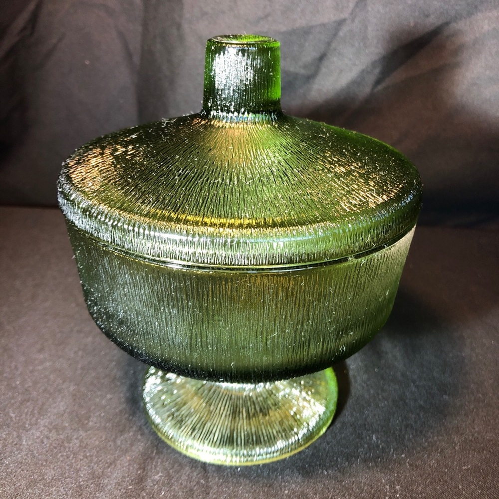 Vintage Jeanette Green Glass Tree Bark Footed Covered Candy Dish